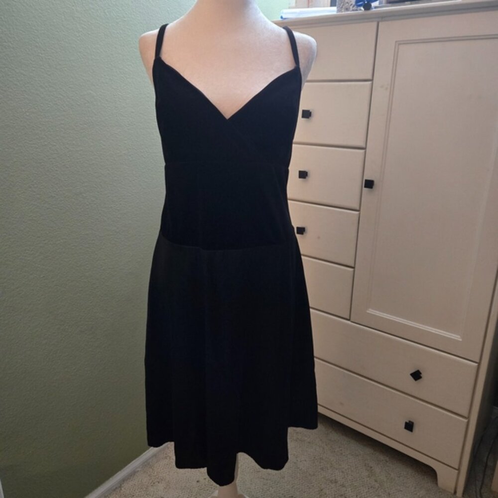 AGB Black Sleeveless Velvet Top Dress